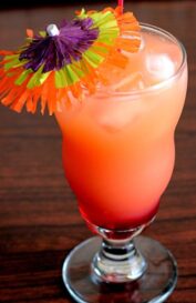 cuddles-on-the-beach-2-600x600